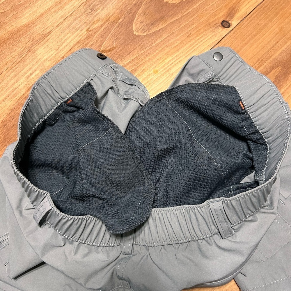Gray Women's Gymbrave Capri Pants size Medium - Picture 5 of 6